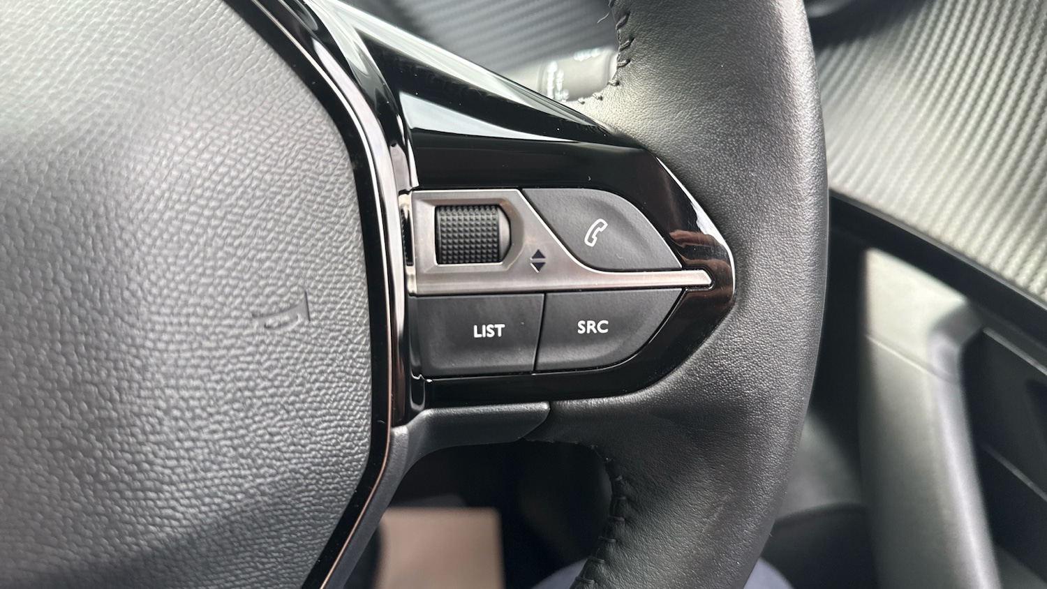 Used Peugeot 2008 2022 for sale - 76895230: Photo 25