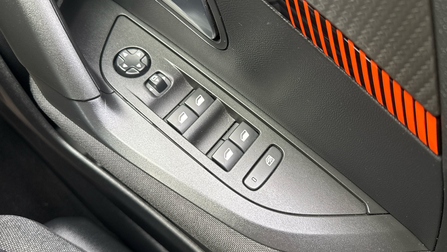 Used Peugeot 2008 2022 for sale - 76895230: Photo 28