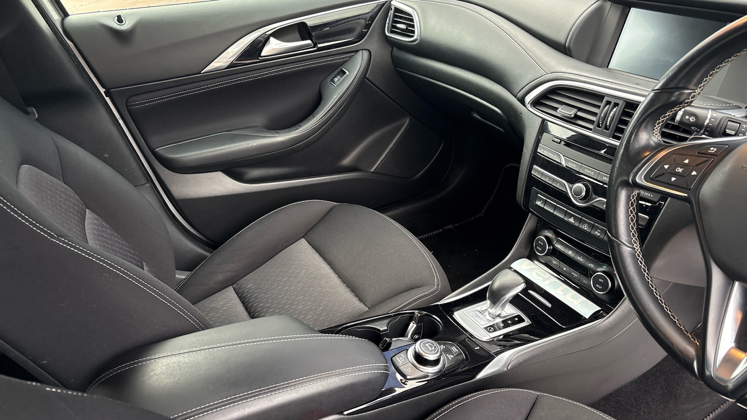 Used Infiniti QX30 2018 for sale - 77601915: Photo 14