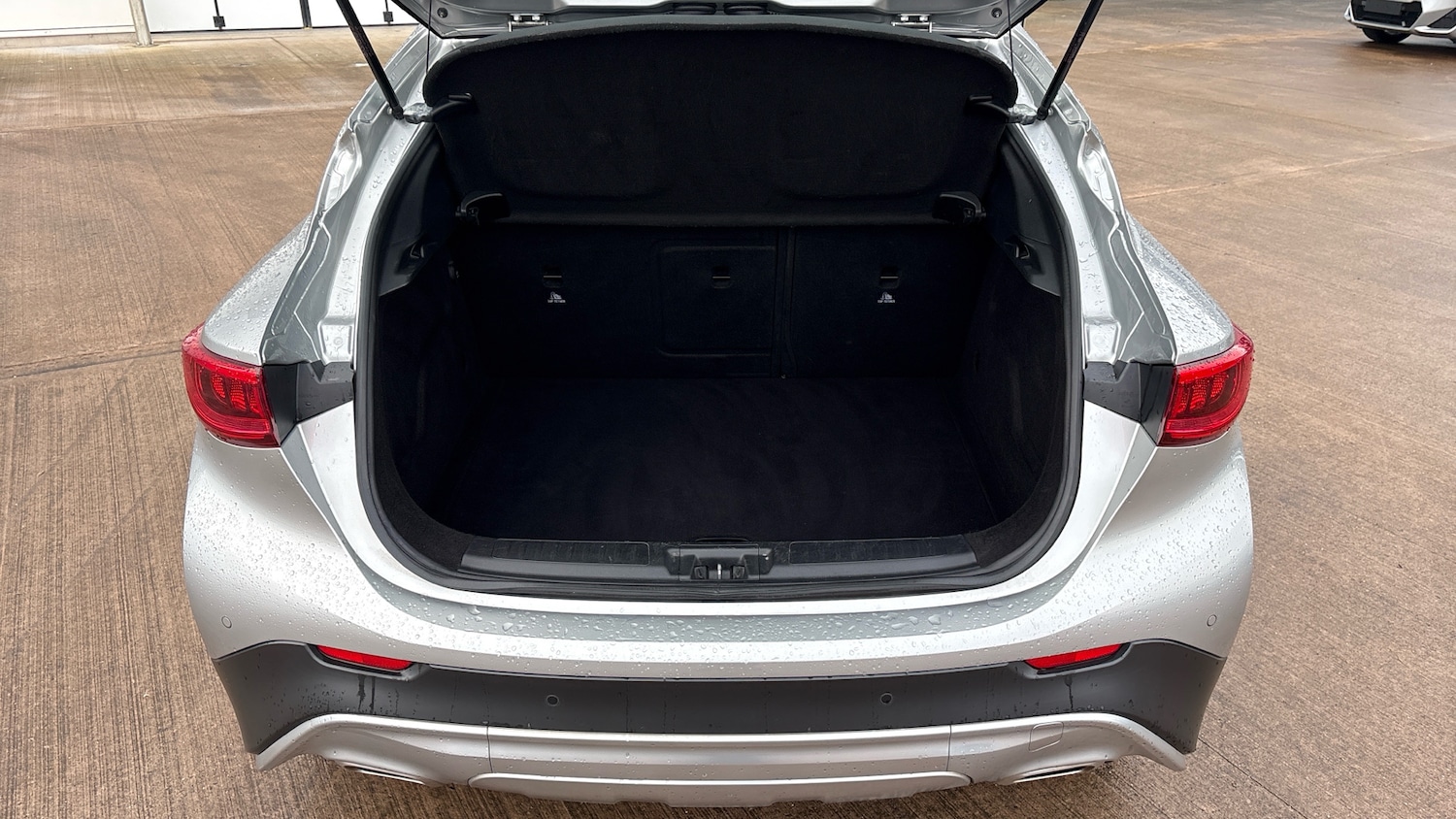 Used Infiniti QX30 2018 for sale - 77601915: Photo 4