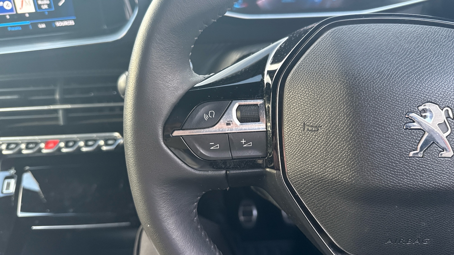 Used Peugeot 2008 2022 for sale - 76403132: Photo 21