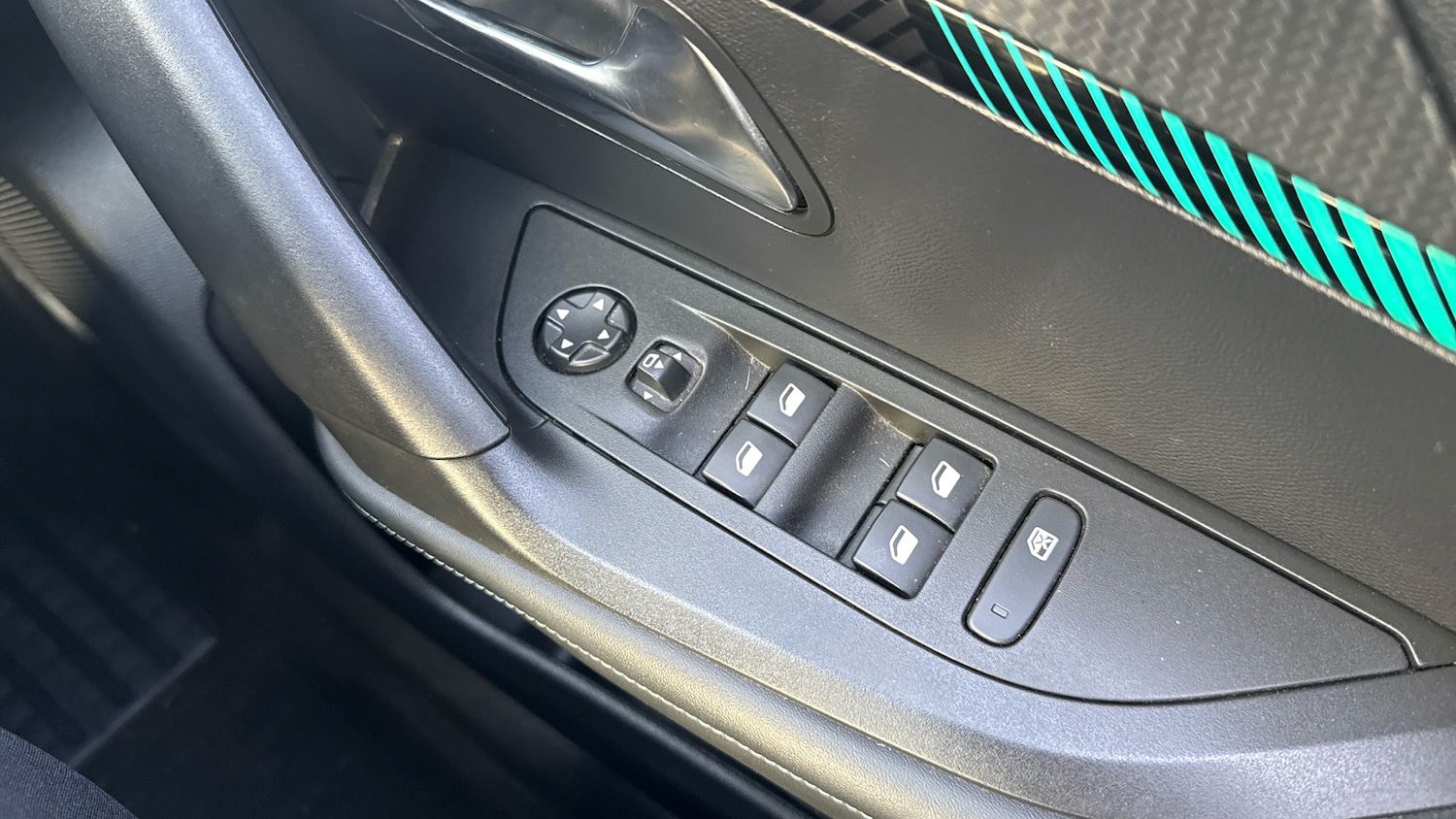 Used Peugeot 2008 2022 for sale - 76403132: Photo 23