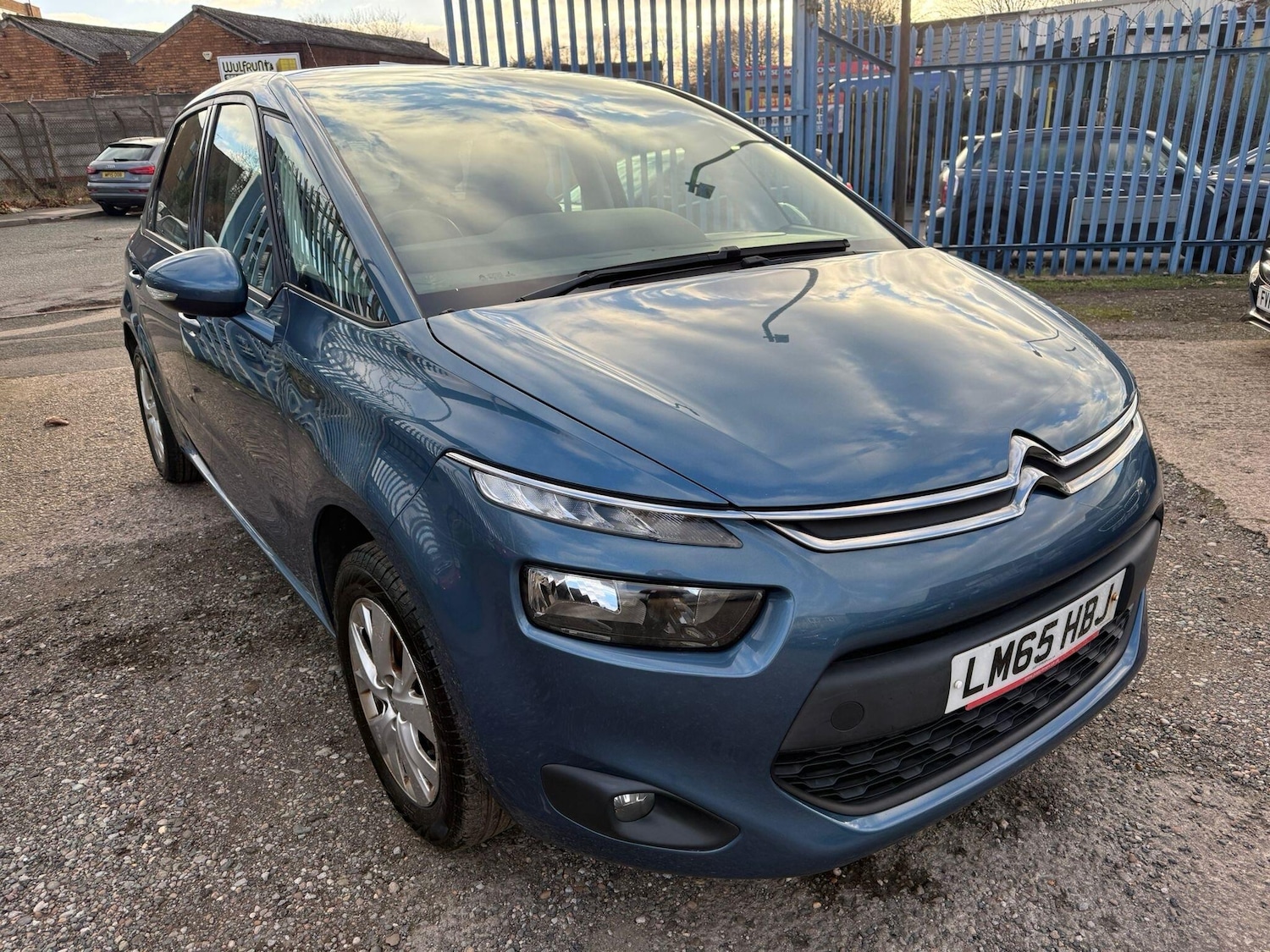 Used Citroen C4 Picasso 2015 for sale - 77898672: Photo 2