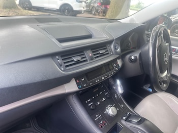 Used Lexus CT 2011 for sale - 79212343: Photo