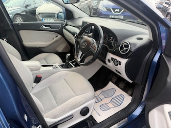 Used Mercedes-Benz B Class 2012 for sale - 77573970: Photo