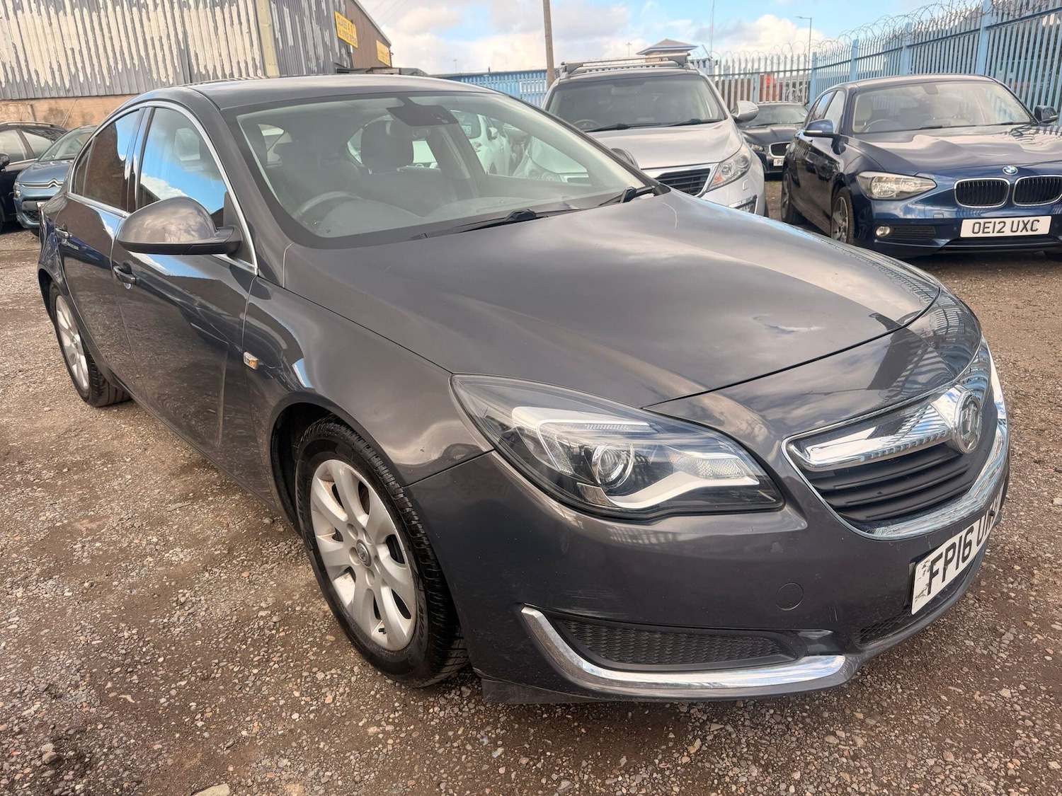Used Vauxhall Insignia 2016 for sale - 77892238: Photo 1