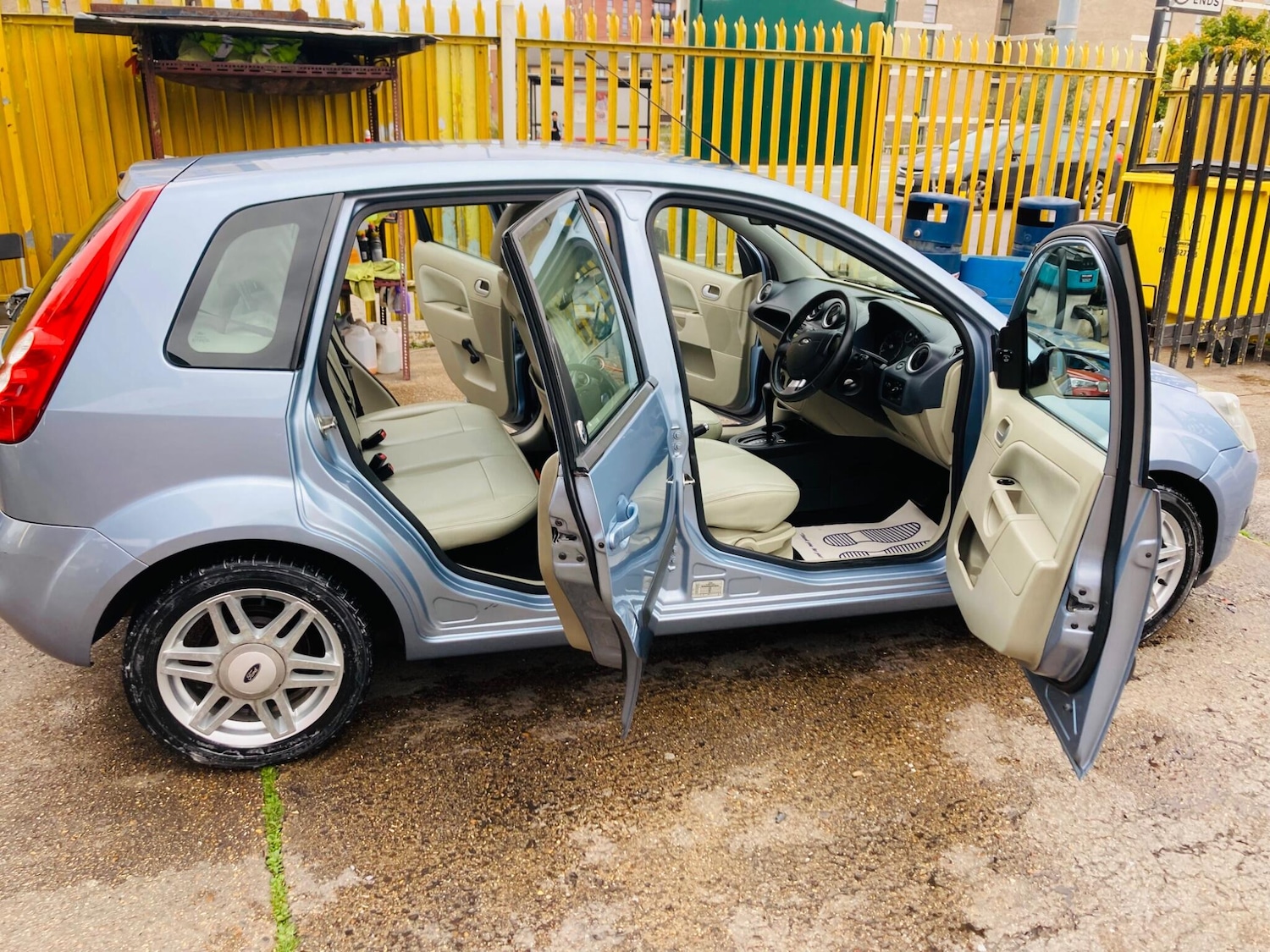 Used Ford Fiesta 2006 for sale - 76260309: Photo 26