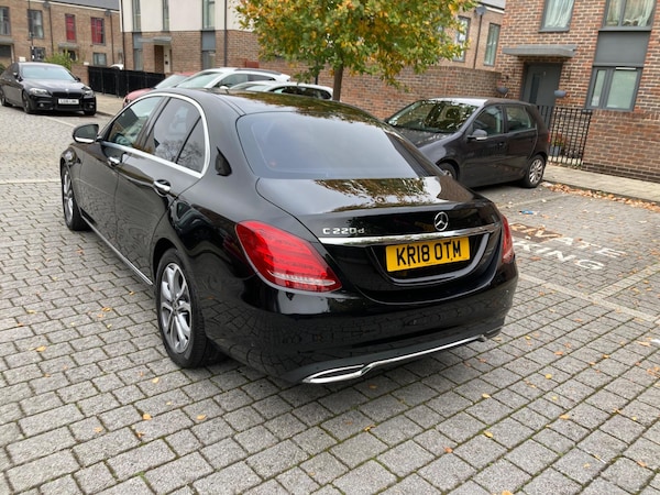 Used Mercedes-Benz C Class 2018 for sale - 76270957: Photo 10