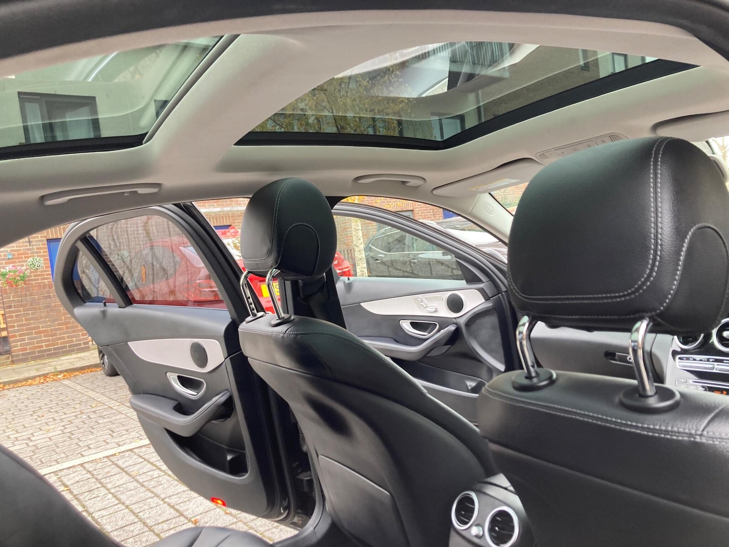 Used Mercedes-Benz C Class 2018 for sale - 76270957: Photo 27