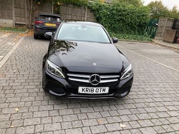 Used Mercedes-Benz C Class 2018 for sale - 76270957: Photo 2