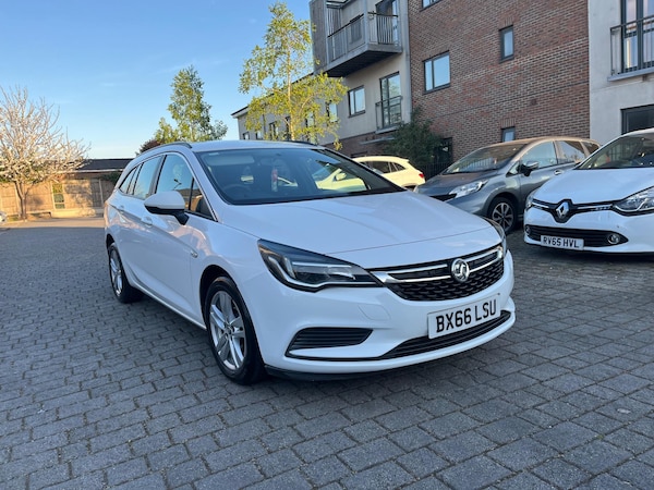 Used Vauxhall Astra 2017 for sale - 74310809: Photo 1