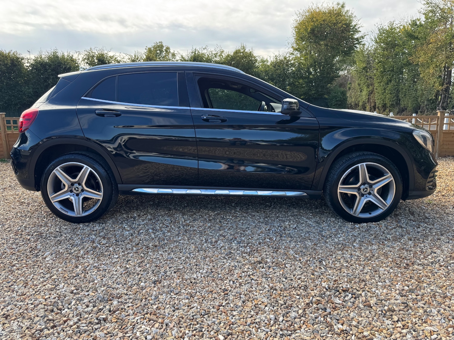 Used Mercedes-Benz GLA 2017 for sale - 76117130: Photo 3