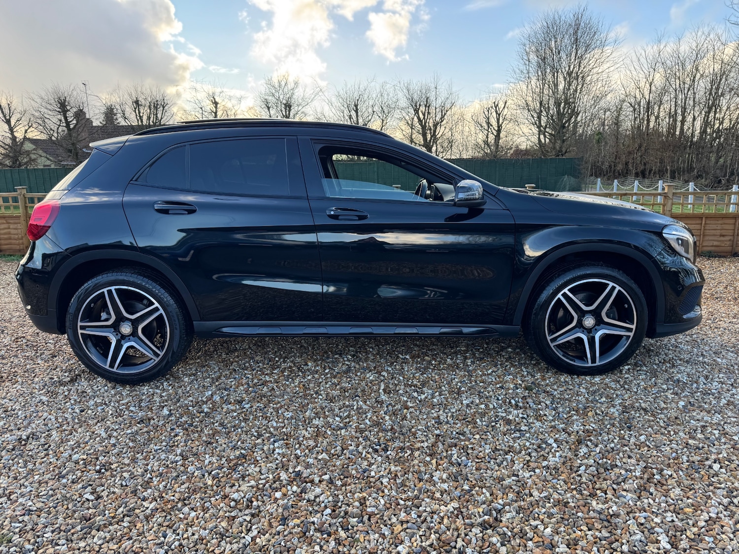 Used Mercedes-Benz GLA 2015 for sale - 77233841: Photo 2