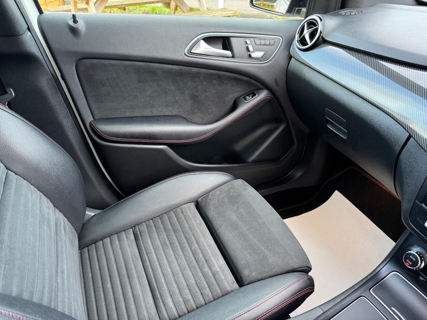 Used Mercedes-Benz B Class 2015 for sale - 77339651: Photo 15