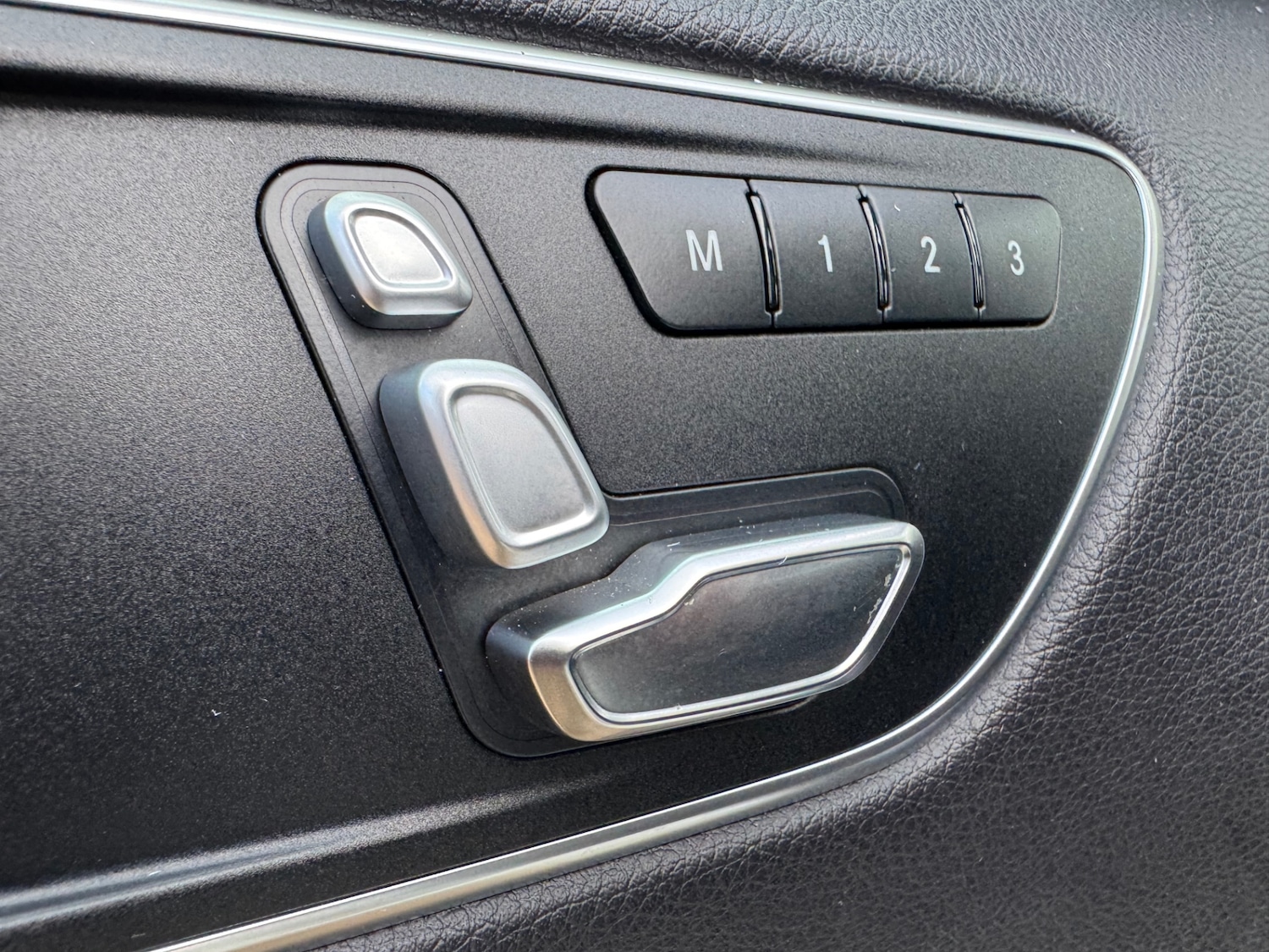 Used Mercedes-Benz B Class 2015 for sale - 77339651: Photo 21