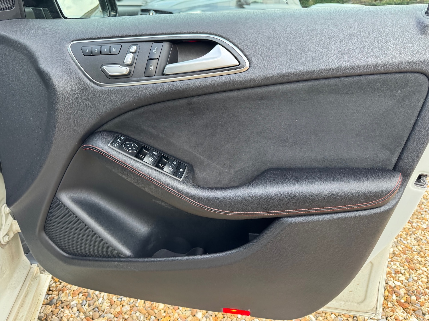 Used Mercedes-Benz B Class 2015 for sale - 77339651: Photo 25