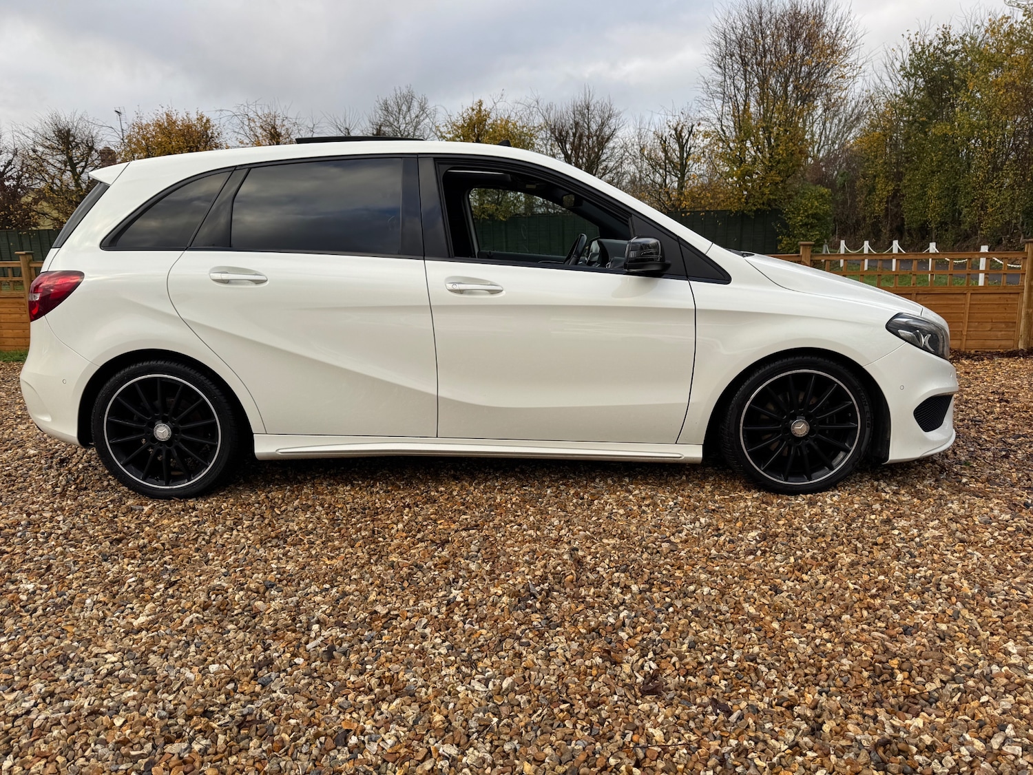 Used Mercedes-Benz B Class 2015 for sale - 77339651: Photo 5