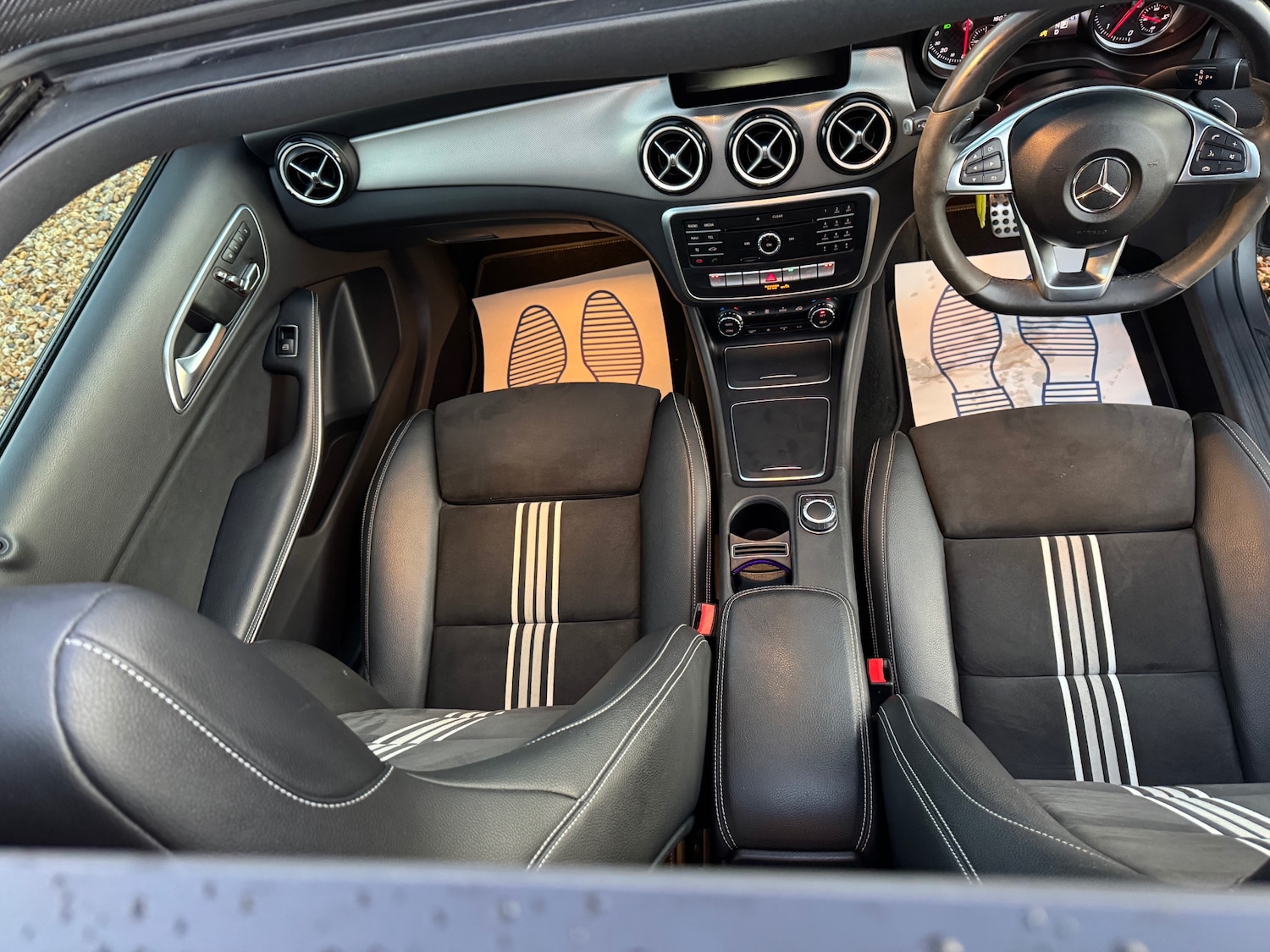 Used Mercedes-Benz A-Class 2017 for sale - 76625433: Photo 2