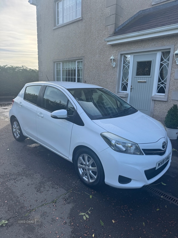 Used Toyota Yaris 2013 for sale - 77970809: Photo 2