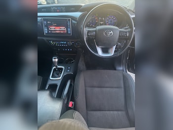 Used Toyota Hilux 2018 for sale - 77163841: Photo