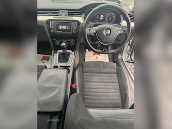 Used Volkswagen Passat 2017 for sale - 76914243: Photo