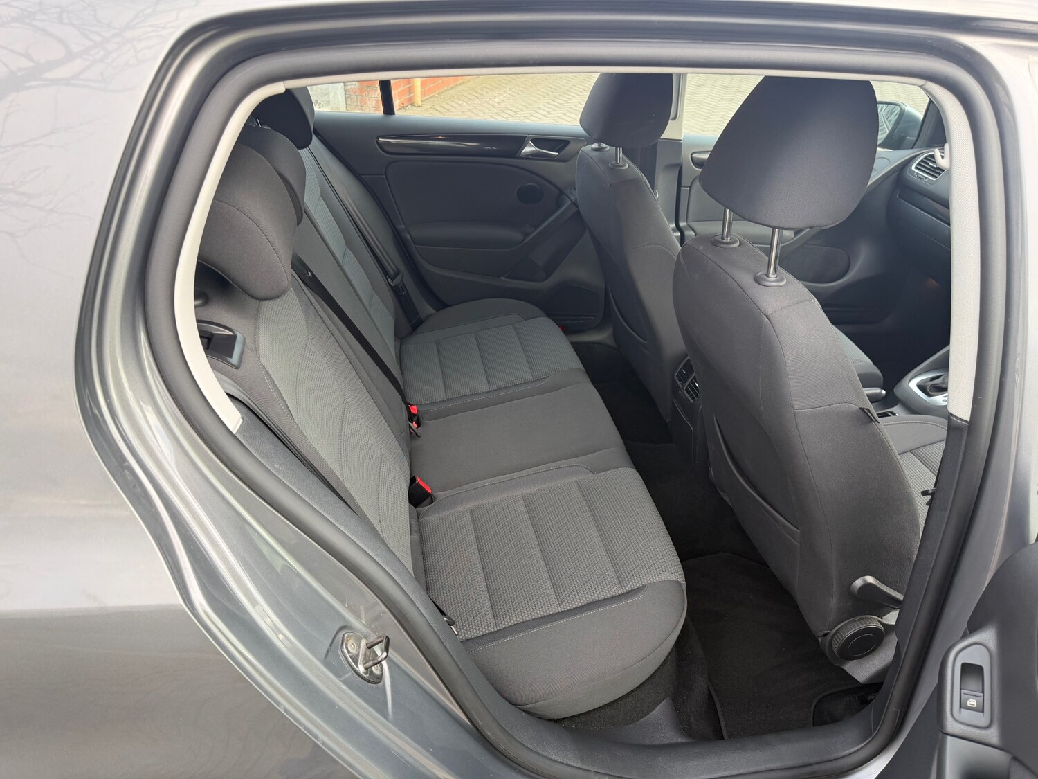 Used Volkswagen Golf 2011 for sale - 77589972: Photo 6