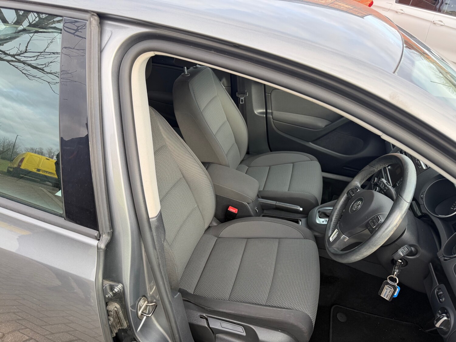 Used Volkswagen Golf 2011 for sale - 77589972: Photo 8