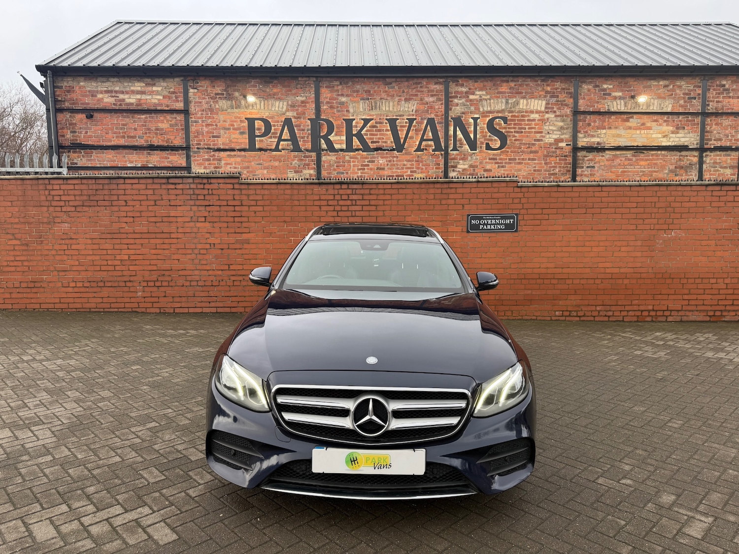 Used Mercedes-Benz E Class 2017 for sale - 77476853: Photo 2