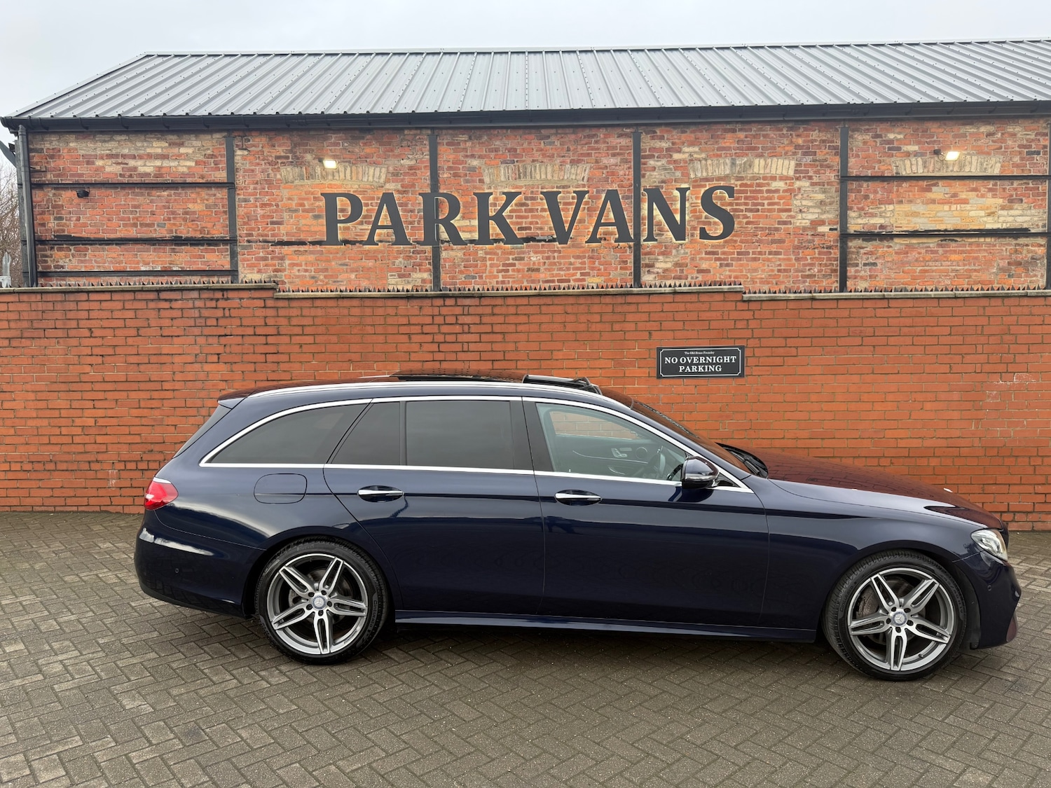 Used Mercedes-Benz E Class 2017 for sale - 77476853: Photo 5