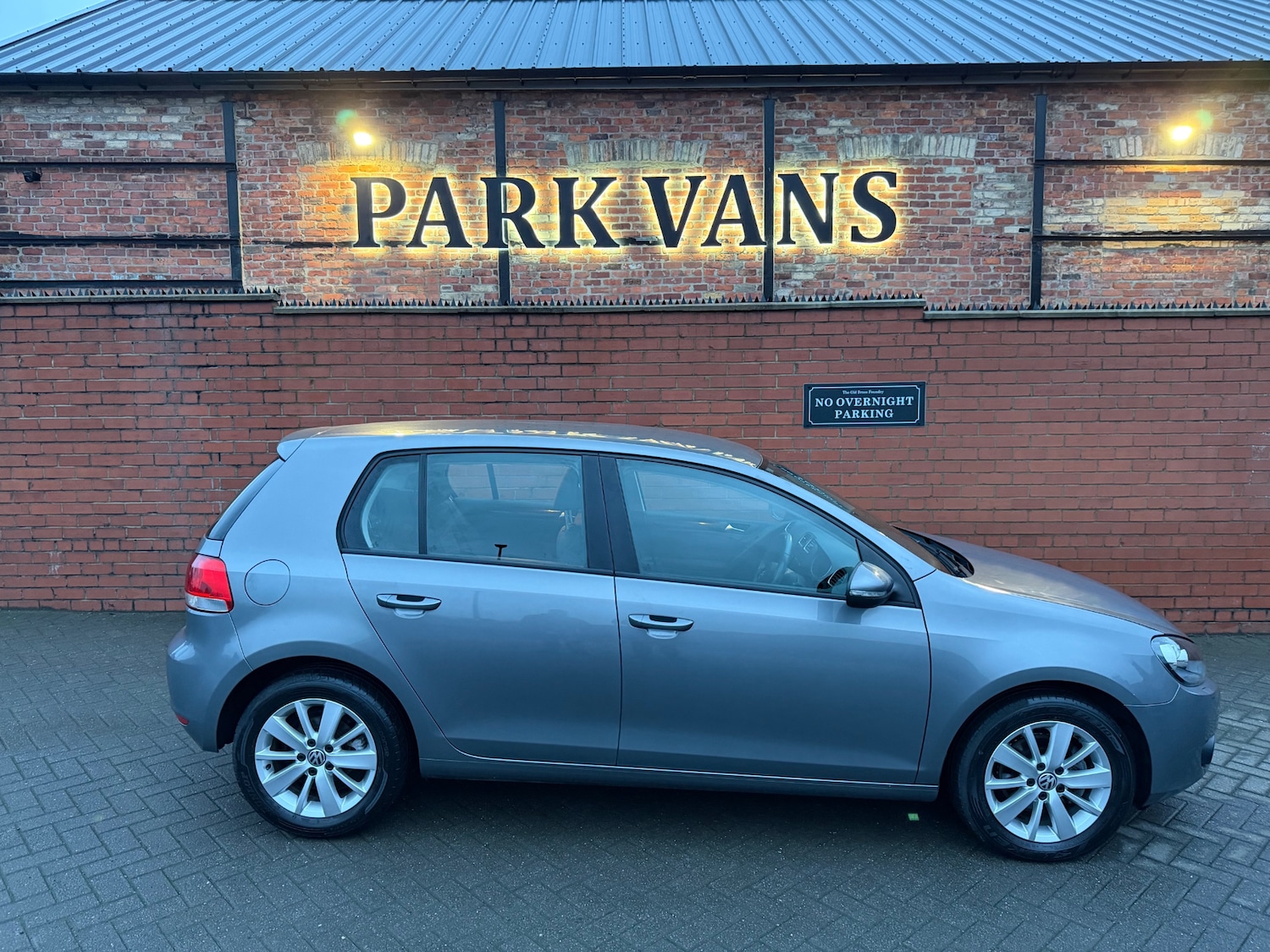 Used Volkswagen Golf 2011 for sale - 77465451: Photo 5