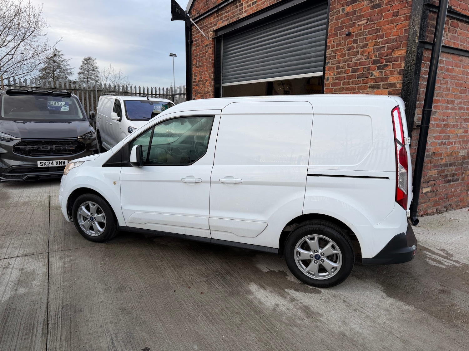 Used Ford Transit Connect 2017 for sale - 77198518: Photo 2