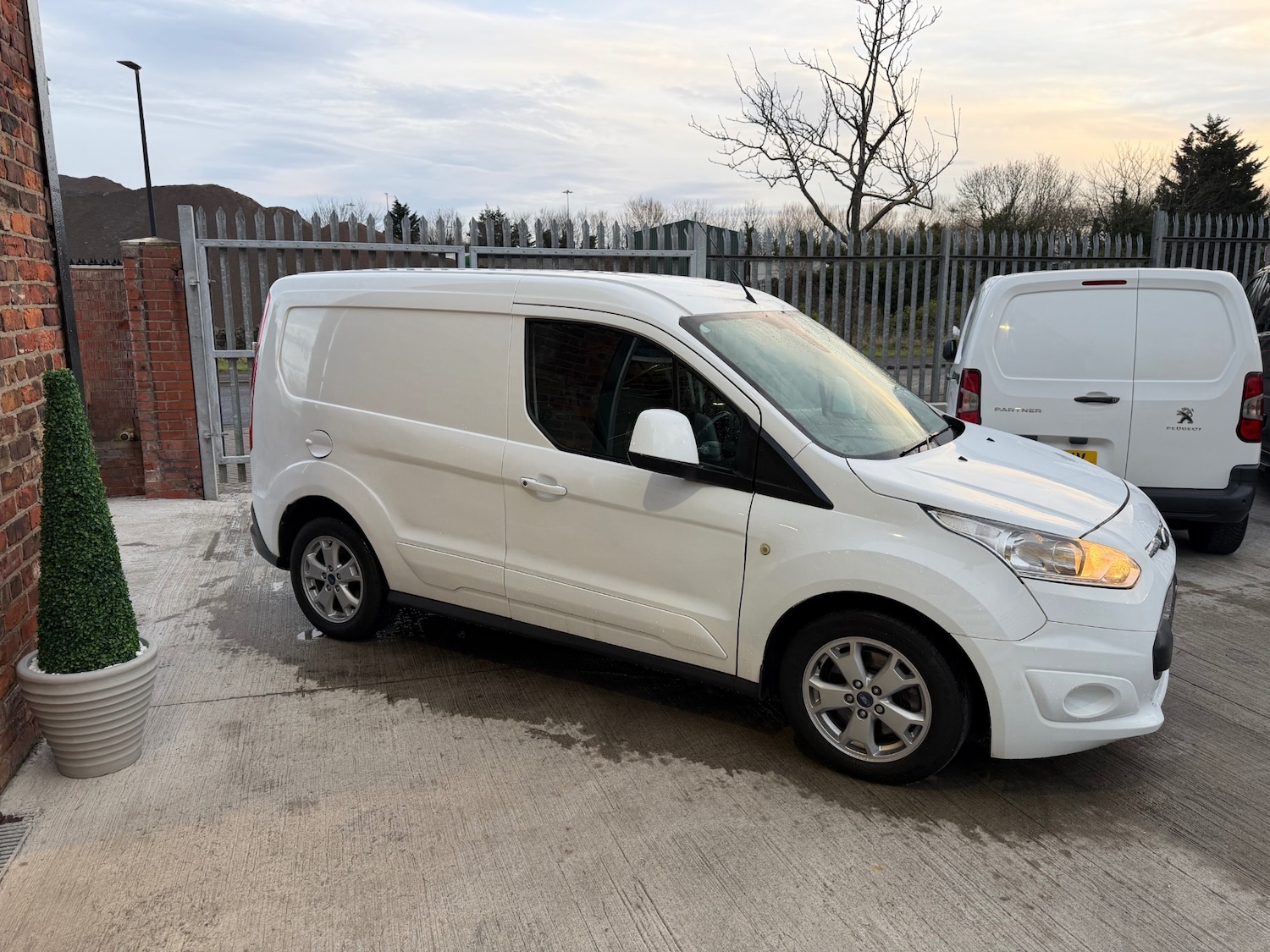 Used Ford Transit Connect 2017 for sale - 77198518: Photo 4