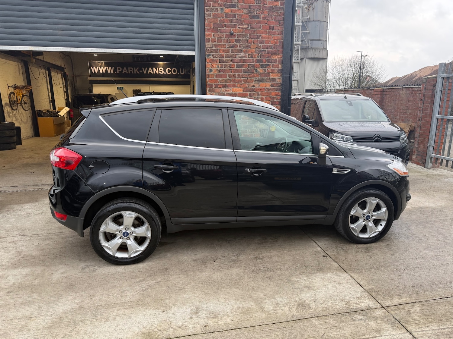 Used Ford Kuga 2012 for sale - 77310774: Photo 2