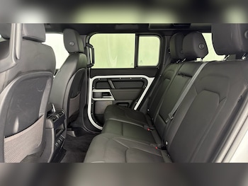 Used Land Rover Defender 110 2024 for sale - 79262611: Photo