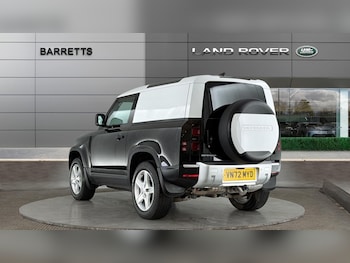 Used Land Rover Defender 90 2022 for sale - 79262623: Photo