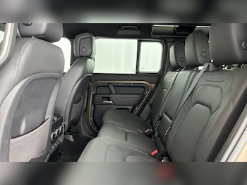 Used Land Rover Defender 110 2025 for sale - 79262635: Photo