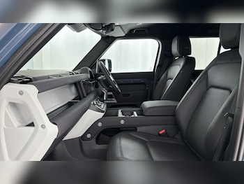 Used Land Rover Defender 2023 for sale - 79408566: Photo