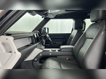 Used Land Rover Defender 90 2024 for sale - 79262603: Photo