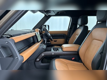Used Land Rover Defender 110 2023 for sale - 79492248: Photo