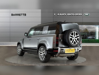 Used Land Rover Defender 110 2024 for sale - 79262643: Photo