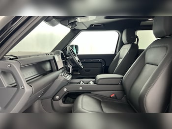Used Land Rover Defender 90 2025 for sale - 79262615: Photo