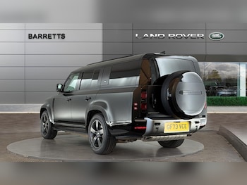 Used Land Rover Defender 130 2023 for sale - 79408565: Photo
