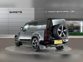 Used Land Rover Defender 110 2025 for sale - 79262638: Photo