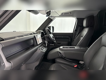Used Land Rover Defender 110 2025 for sale - 79262638: Photo