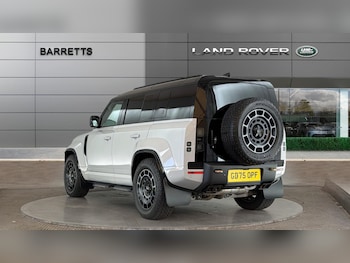 Used Land Rover Defender 110 undefined for sale - 79271335: Photo