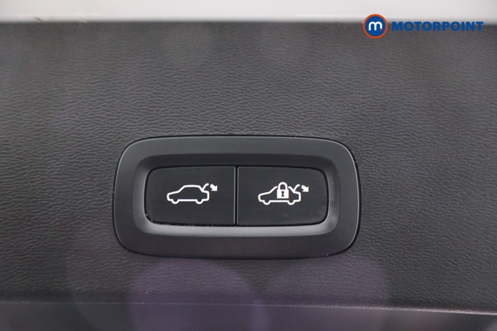 Used Volvo XC40 2023 for sale - 77168188: Photo 45