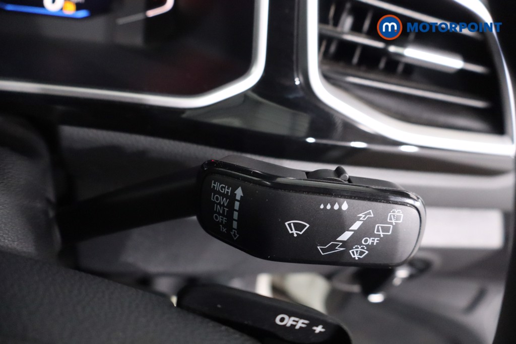 Used Volkswagen T-Roc 2024 for sale - 77946534: Photo 23