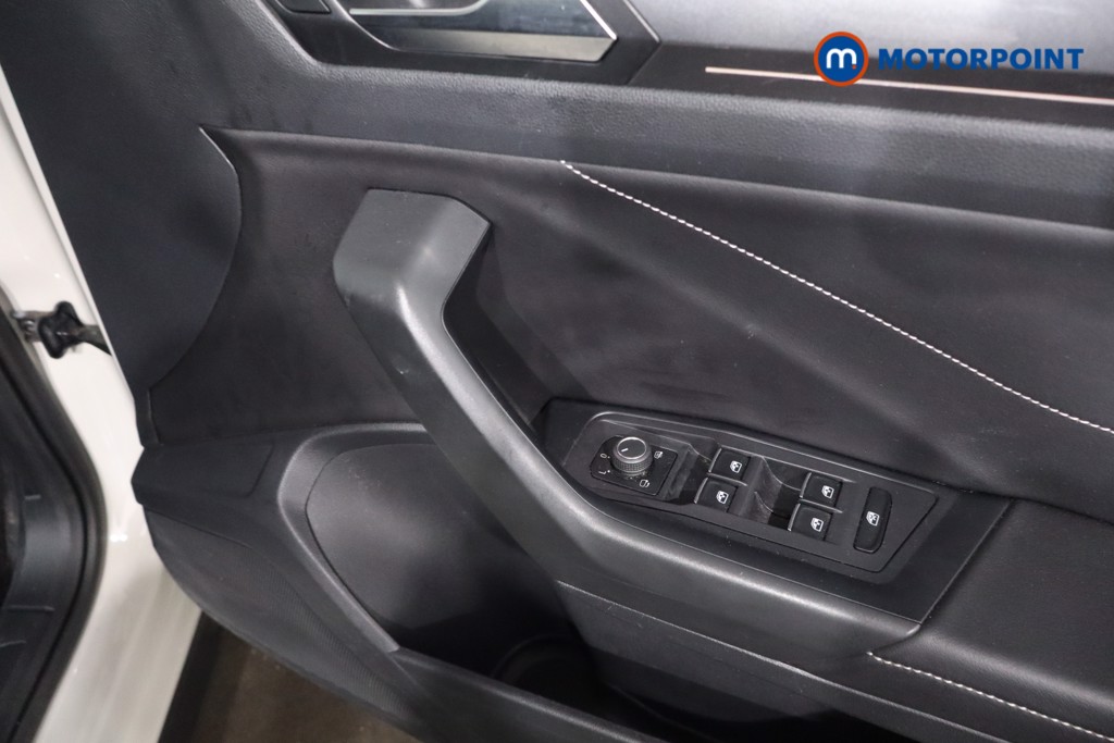 Used Volkswagen T-Roc 2023 for sale - 77187186: Photo 30