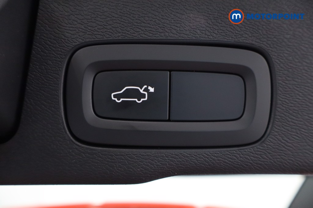 Used Volvo XC60 2021 for sale - 76402794: Photo 46