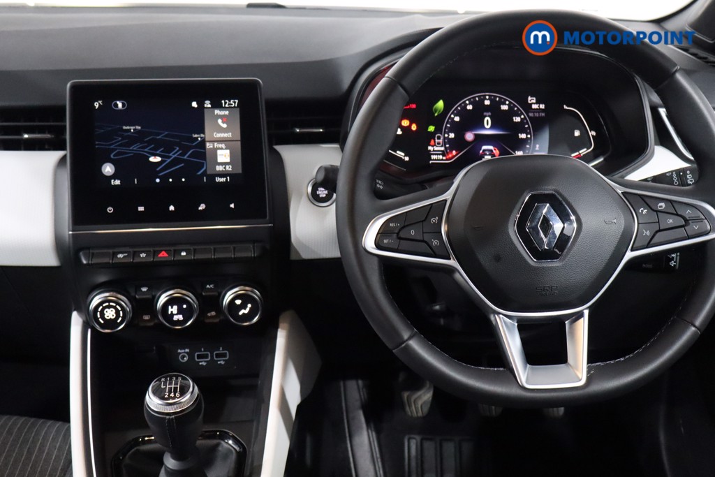 Used Renault Clio 2023 for sale - 76933985: Photo 11